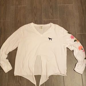 It’s a PINK(brand) shirt . Only been worn 2 times